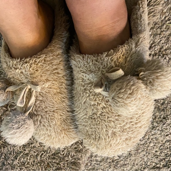 Well worn slippers - Picture 1 of 4